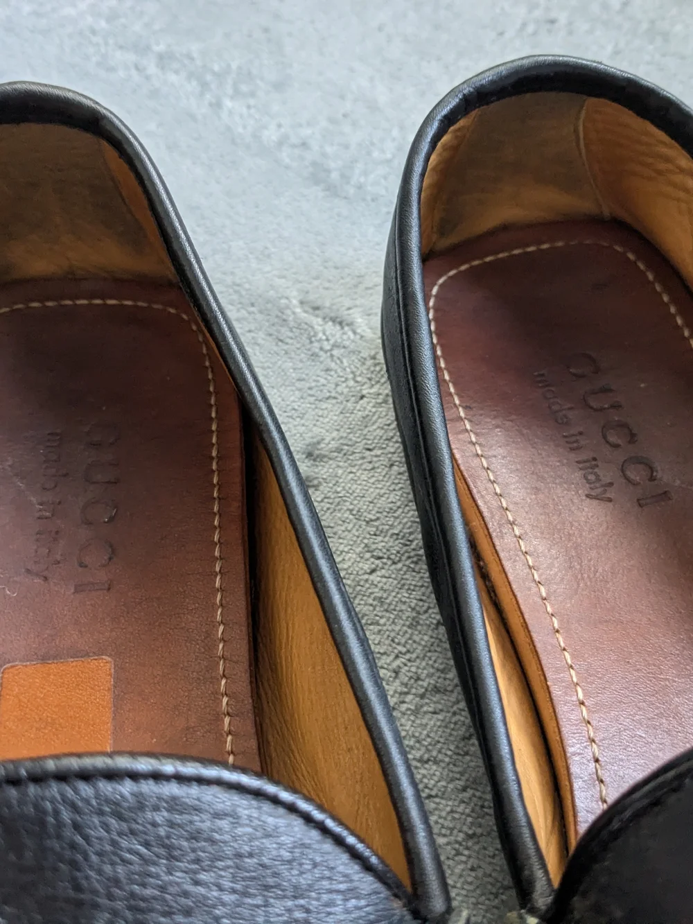 Gucci Men’s Black Leather Horsebit Loafers with Green-Red Web US 9.5